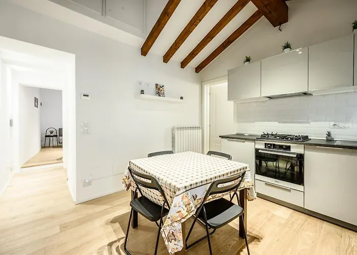 Your Happy Place In The Centre Lejlighed Modena